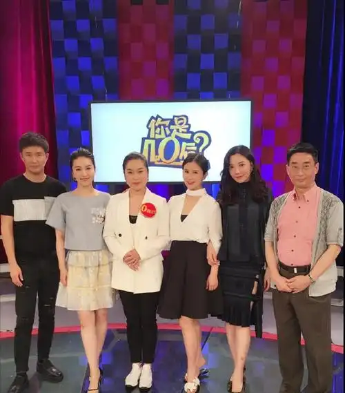 上海主持人伏玟晓十年结两次婚离两次近况怎样了