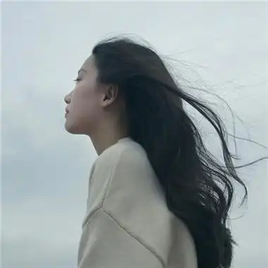 女生超拽头像2021霸气侧脸头像当吃货瘦了说明她不快乐了