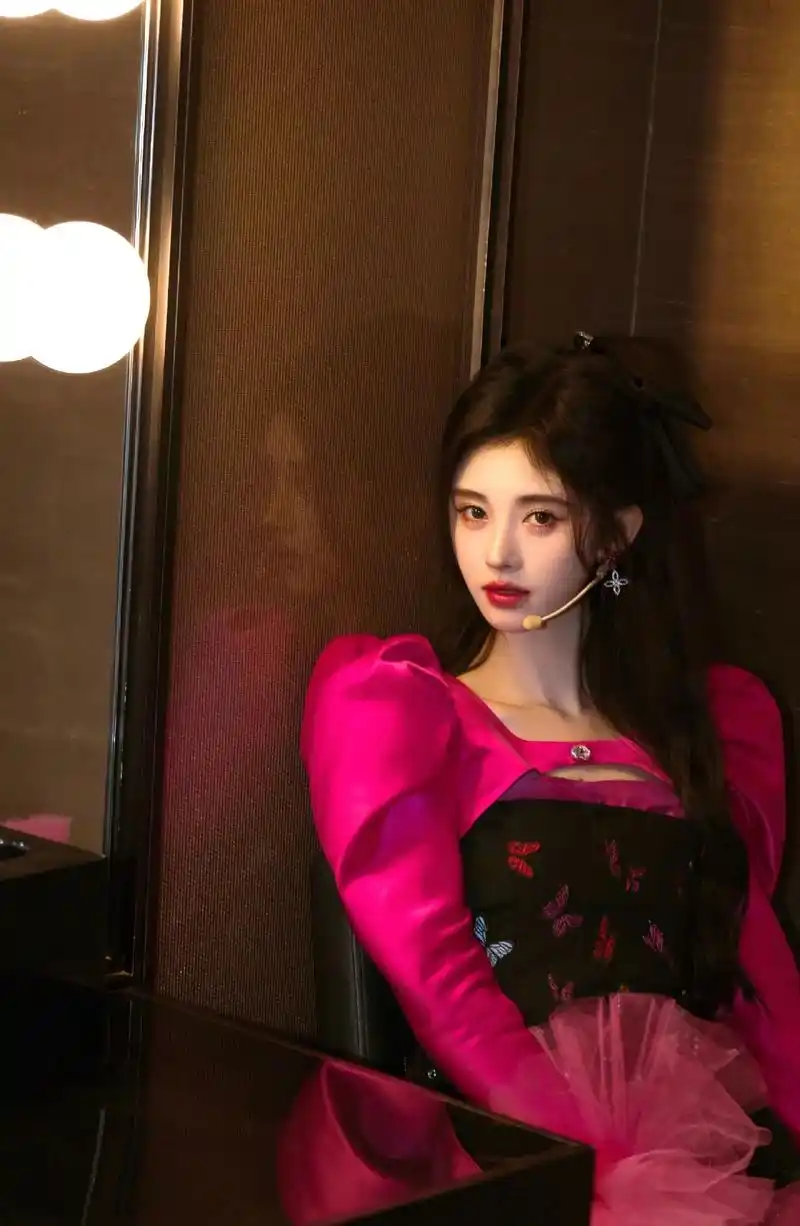 老婆中秋营业照好美.真的好可爱啊啊啊#鞠婧祎@鞠婧祎 @鞠婧 - 抖音