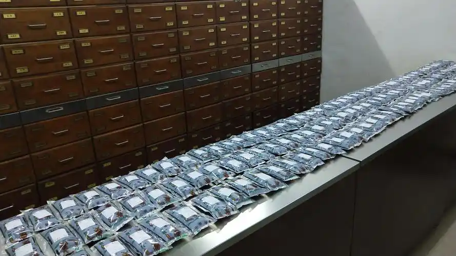 (中康医院连夜熬制"防疫中药饮"11000余袋)