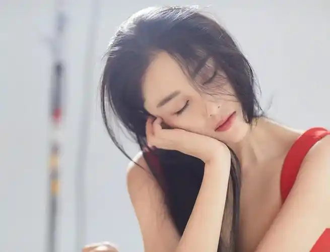 张馨予个人资料及简介:被李晨抛弃,嫁军人丈夫何捷,婚后生一女被宠成