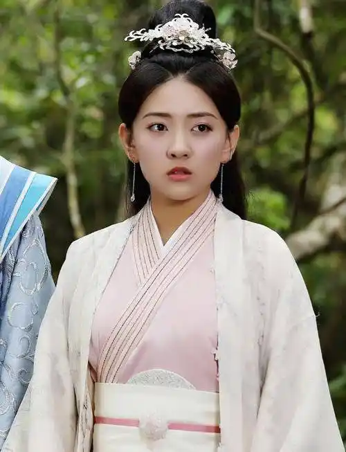 金庸《飞狐外传》新版来袭,梁洁邢菲古装绝,男主是杨紫前男友