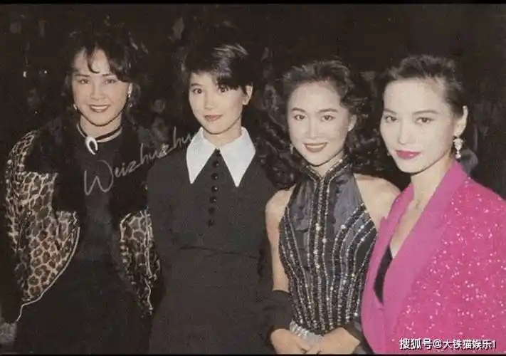 原创别看袁咏仪现在年纪大了让了内地网红20多岁依旧甩她们几条街