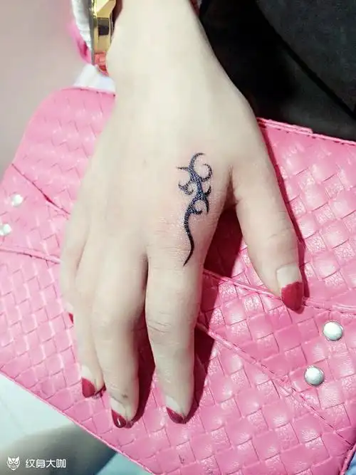 手图腾_纹身图案手稿图片_傅聂辉的纹身作品集