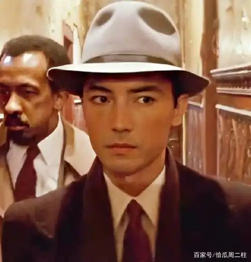 被误认为是外国人的"亚洲第一美男"尊龙,年少时的神颜有多帅