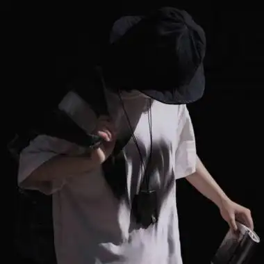 看起来最酷的男生头像图片