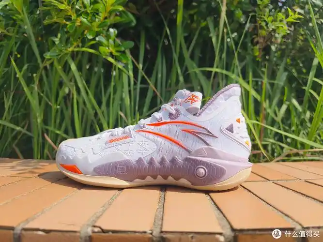 后卫必选的外场实战利器——安踏狂潮5篮球鞋!