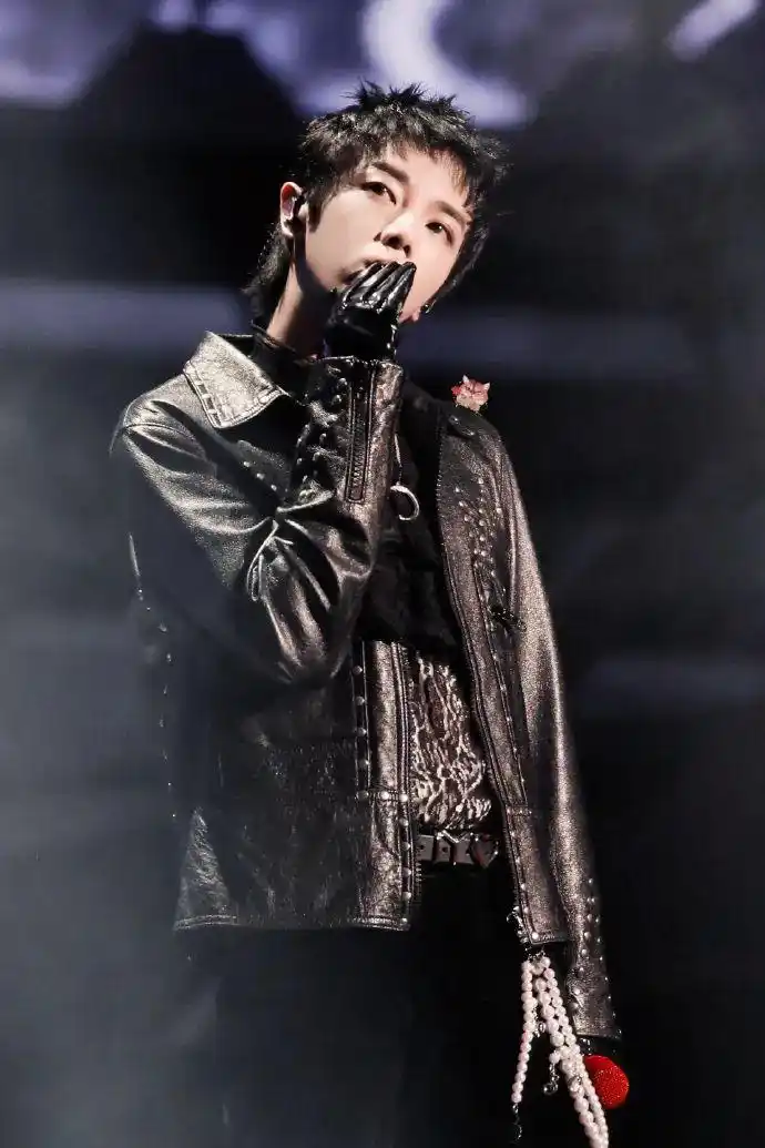 华晨宇帅到炸的高清图片