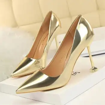 欧美风时尚尖头高跟鞋女细跟不累脚成年礼大学生浅口百搭漆皮单鞋女