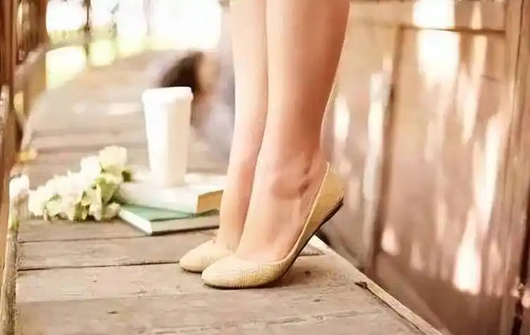 每天坚持踮脚尖一段时间后或有助于解决这5个问题