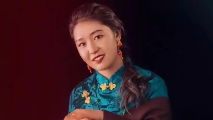 少数民族歌手白玛措