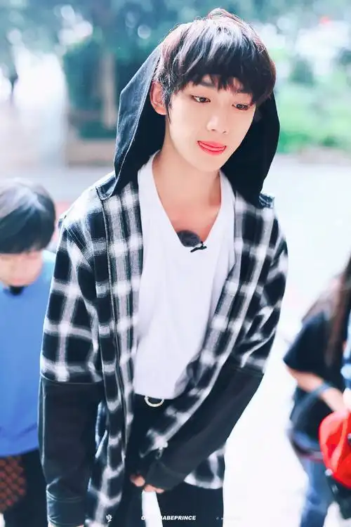 爱豆多功能锁骨大赛#日系美少年@时代少年团-丁程鑫【锁骨杀】日常严