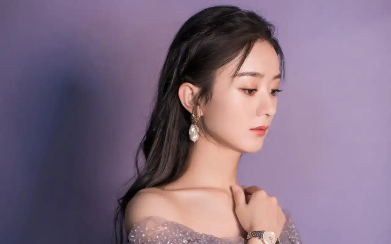 赵丽颖性感露肩写真桌面壁纸