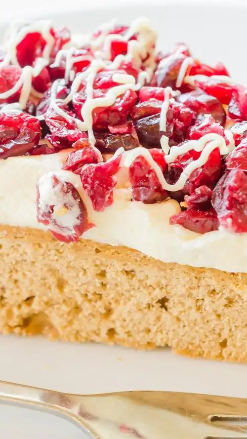 一块蛋糕,奶油,甜点 iphone 桌布