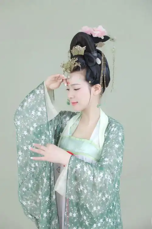 柳儿古装艺术照