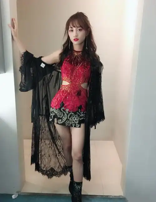 snh48黄婷婷性感舞台照图片27