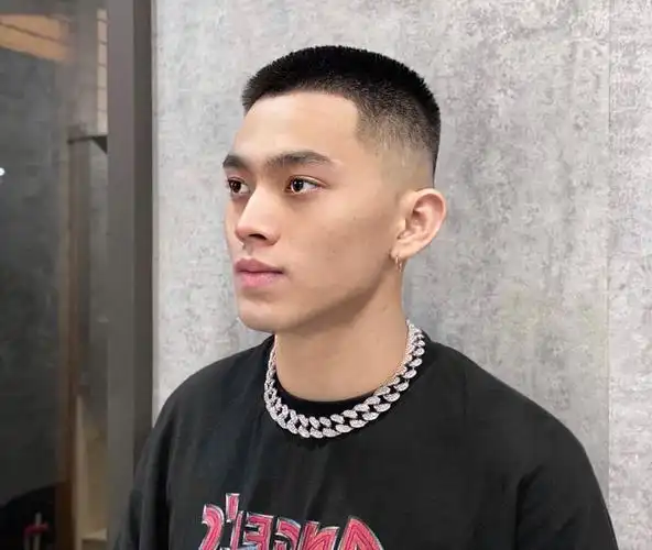 越剪越帅气的4款男生发型,简单干净显精神,喜欢可以剪同款