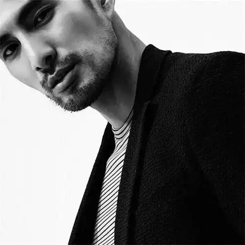 男人黑白头像男人味