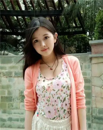 南大校花走红网络:甜美如精灵