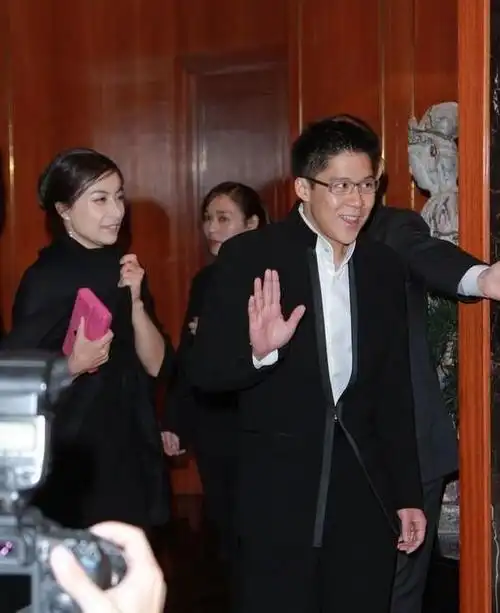 与霍启山同居2年,结婚前却被甩,网友:唯独这一点输给了郭晶晶