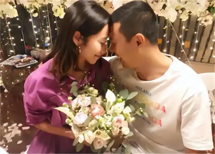 回顾国足徐亮28岁落选国家队退役后教学今投资海外生活滋润