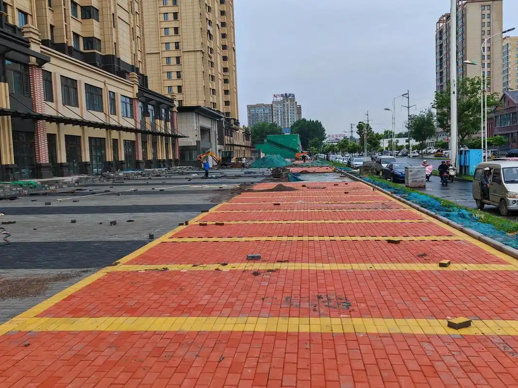 透水砖每平多少钱:探讨绿色建筑材料的价值.