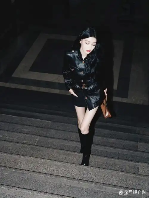 孙怡真的好美,皮衣配高筒靴,真女神!