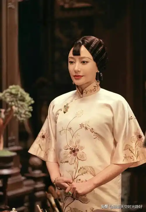 国内女明星民国风旗袍大赏 举手投足间,温婉大方