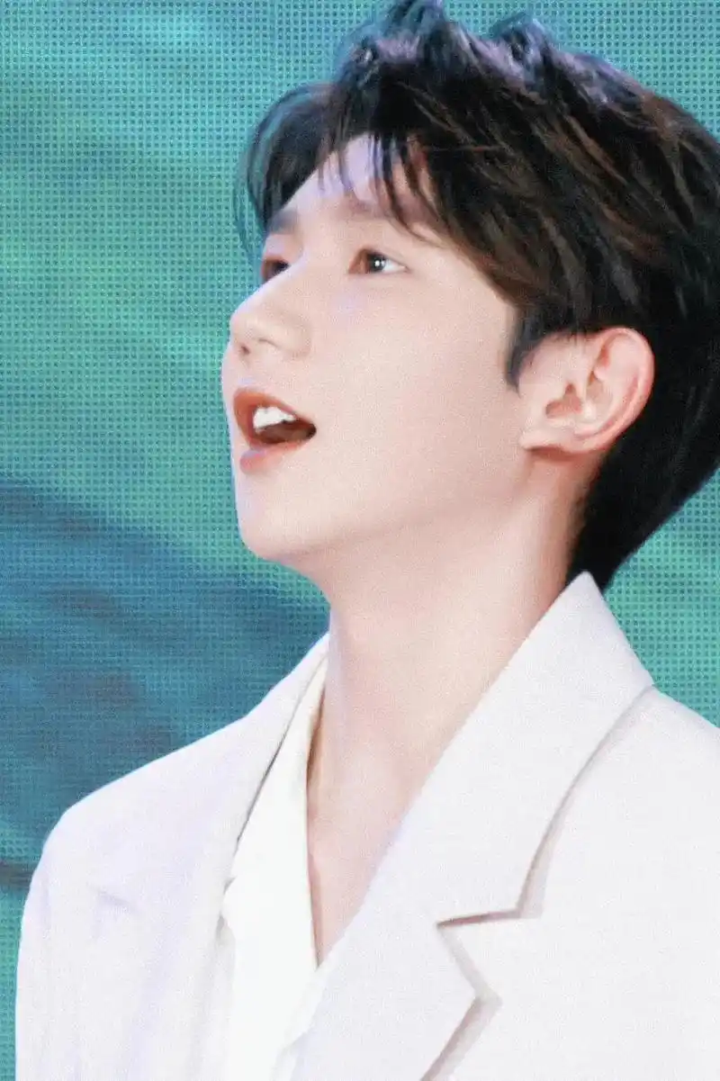 结果就是,我只记住了2021年的王源的三分之一,但是会穿过 - 抖音