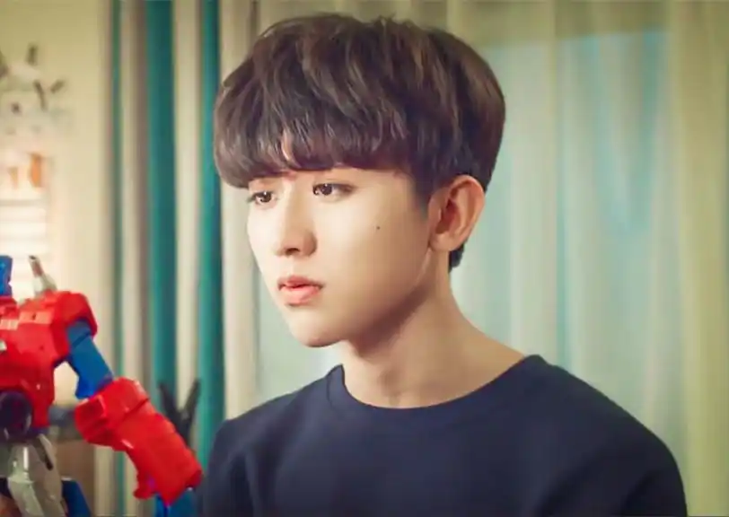 蔡徐坤呆萌帅气壁纸我才不会被女孩子欺负呢