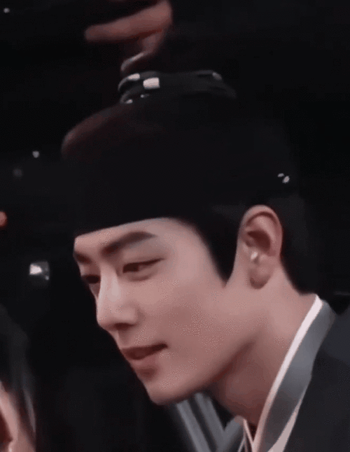 又来了49岁钟汉良给32岁肖战演爹这让扮嫩演员还咋玩