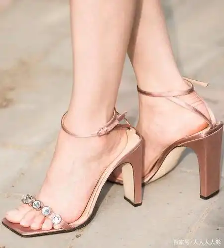 李沁第0179期美脚欣赏