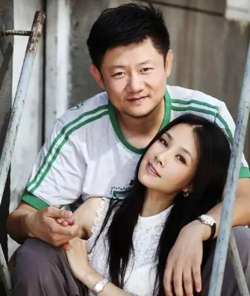 小5岁老公被曝光,北影96明星班又添星二代_陈坤_儿子_何琳