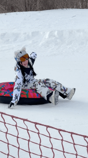 雪场偶遇孟佳张含韵#如果能让我偶遇到姐姐们,让我开豪车住豪宅我也