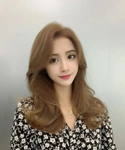 "渣女大卷烫"好看又不老气,超好打理|大卷|发型|超好_新浪新闻