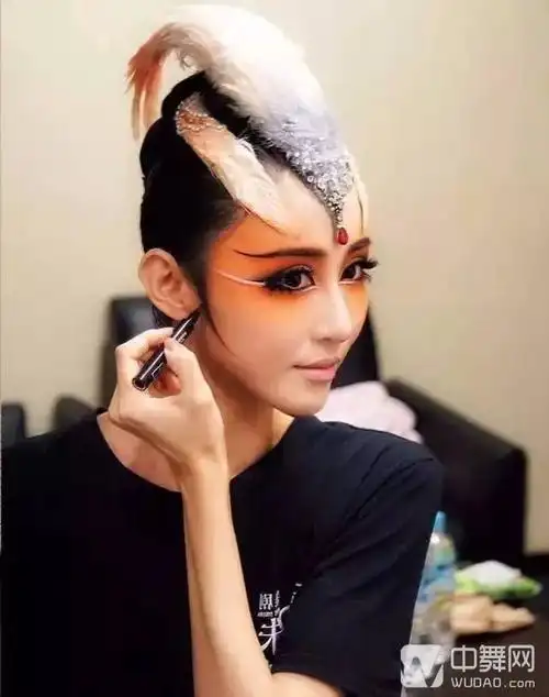 这样化舞台妆,美到惊艳