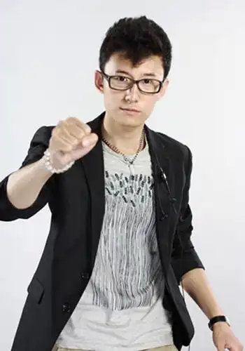 明星 明星话题  > 正文     也许你不熟悉他的名字,但是提到青春期,你