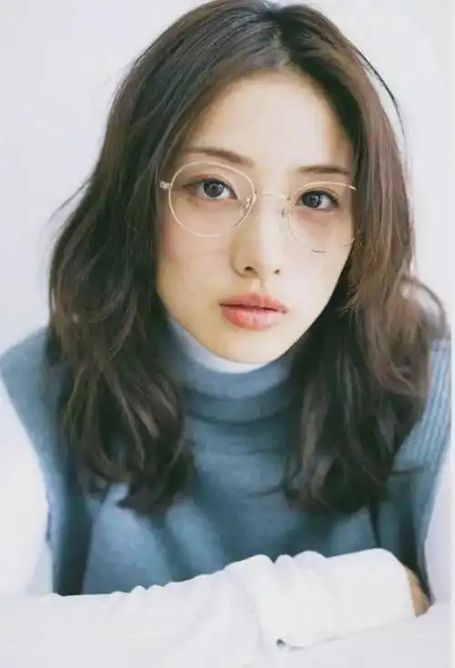 妆容改造戴眼镜也不能阻挡你变美