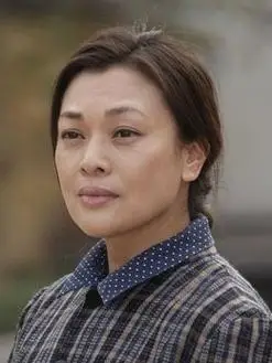 慧兰(史可饰演)