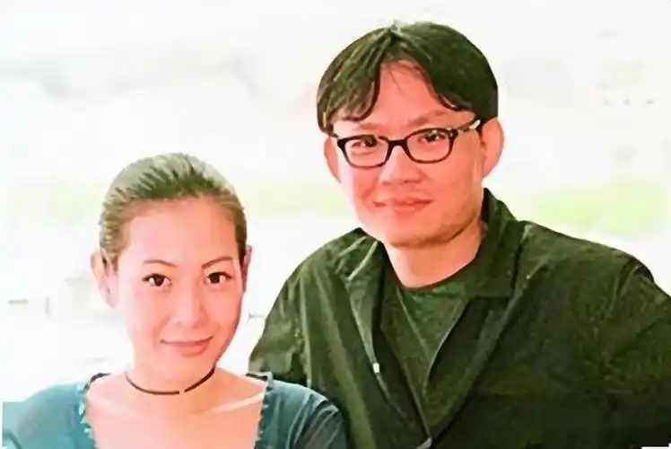 爷爷是陆军上将,父亲是海军舰长,家世显赫的她却嫁小2岁商人_刘若英