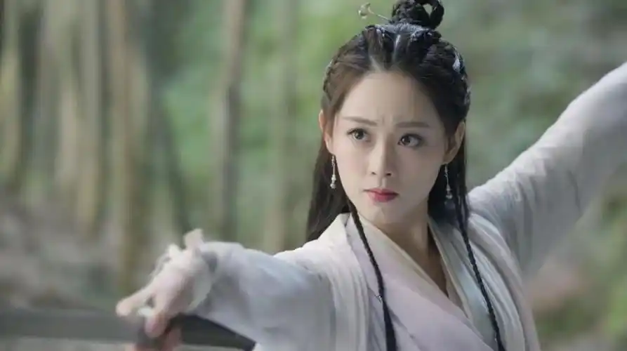 原创新版倚天屠龙记张无忌曾饰演时分恶毒玄女成周芷若