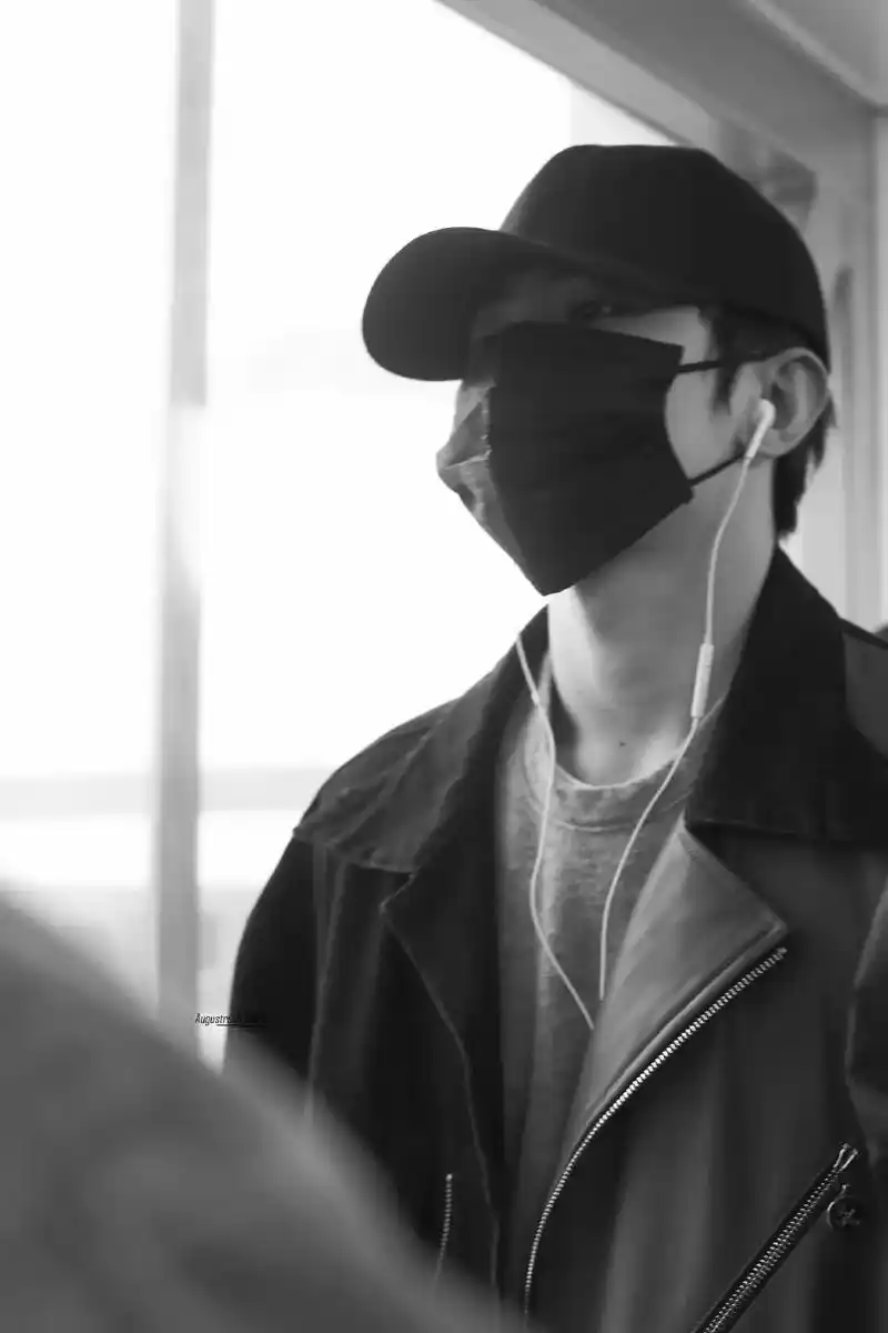 ✘feel a little bit cold✘@蔡徐坤 - 抖音