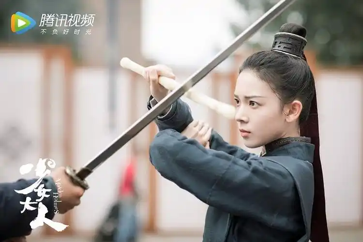 古装剧10个无效女扮男装赵丽颖唐嫣用胡子敷衍鞠婧祎杨幂五官哪像男人