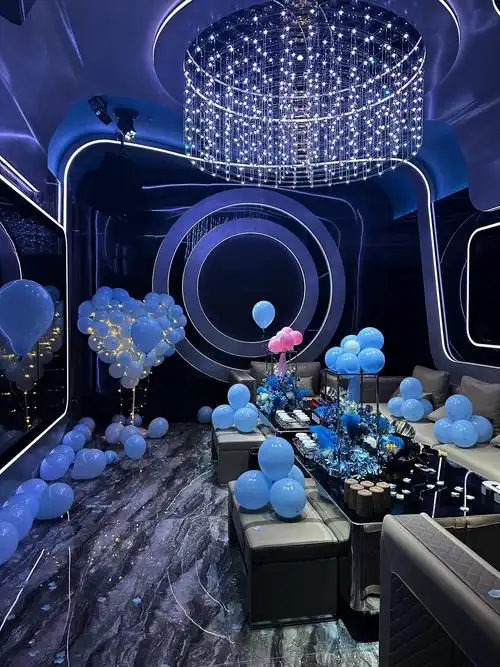 生日派对嗨翻天~ktv