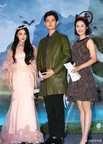 马可晒婚戒终于公开,网友却爆料!疑似婚内和杨紫关系过于亲密