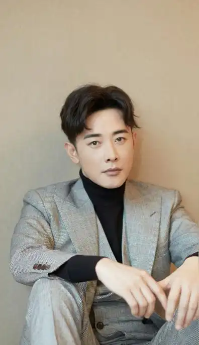 电视剧精品购物指南罗晋写真2012年5月26日出席搜狐财智公益盛典;5月