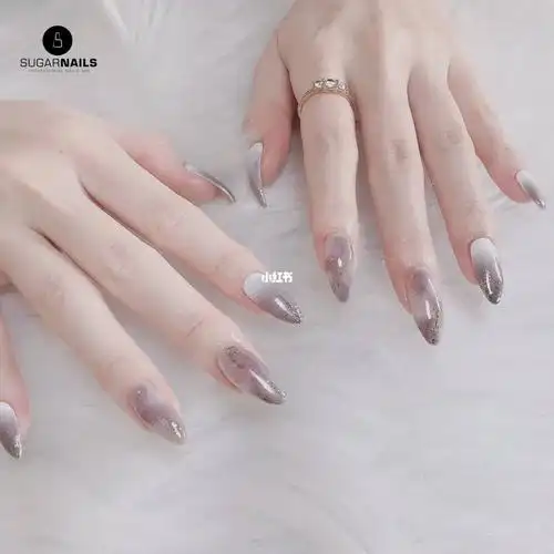 尖型长甲透芋色晕染美甲