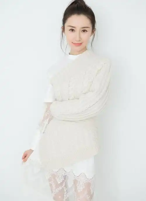 舒畅撞衫周冬雨,身高视觉效果竟差这么大!