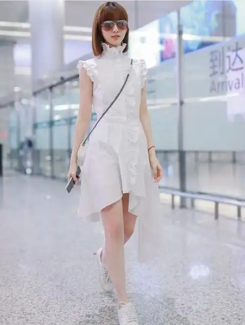 毛晓彤最近一套西装出镜(毛晓彤把小罗曼)5