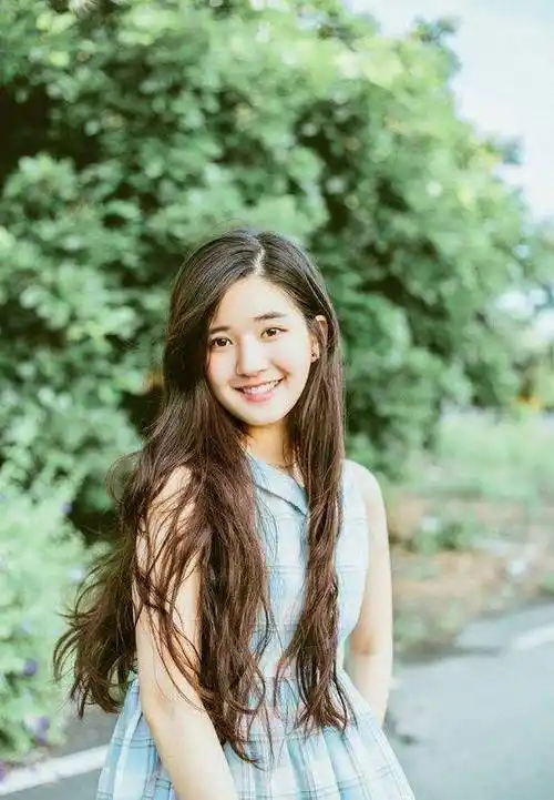 赵露思学生时代旧照曝光,截图放大看清她的五官,颜值真是逆天_造型